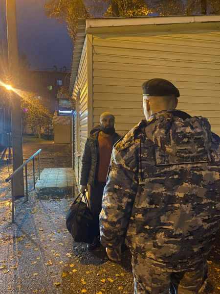 Рязанские полицейские выдворили из России 7 мигрантов-нарушителей