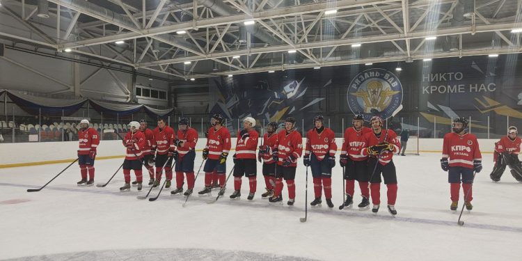 Достойный старт рязанской хоккейной команды КПРФ в 15 сезоне НХЛ Достойный старт рязанской хоккейной команды КПРФ в 15 сезоне НХЛ
