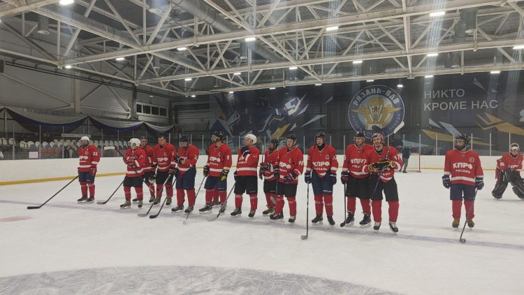 Достойный старт рязанской хоккейной команды КПРФ в 15 сезоне НХЛ