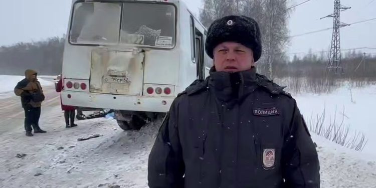 На трассе в «лобовом» с автобусом погибли два человека