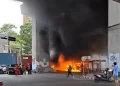 Поезд протаранил автобус и машины в Бангкоке