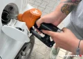 Ограничения на продажу топлива пугают водителей