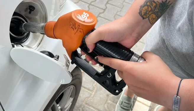 Ограничения на продажу топлива пугают водителей Ограничения на продажу топлива пугают водителей