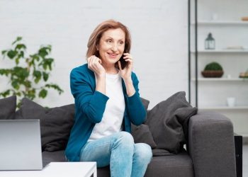 Кардиолог Шляхто: длительные телефонные разговоры повышают риск развития артериальной гипертонии