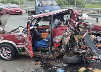 Столкновение BMW и «копейки» отправило водителя в кому