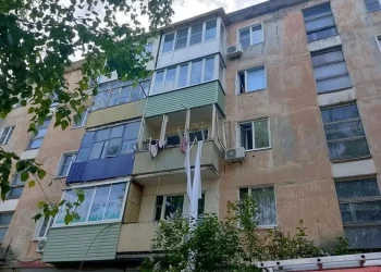 Хлопок в рязанской квартире ликвидировали 20 спасателей