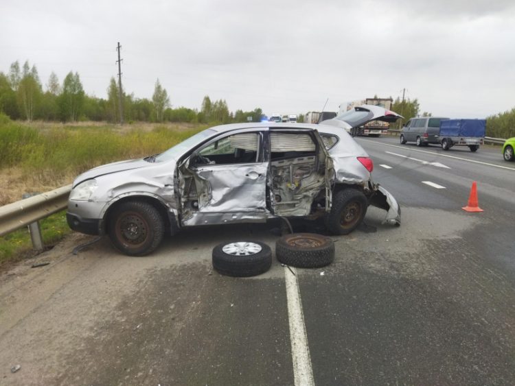 В ДТП в Михайловском районе пострадал 58-летний водитель грузовика