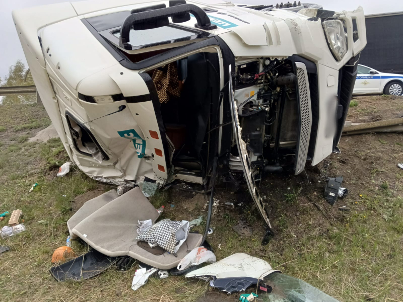 В ДТП в Михайловском районе пострадал 58-летний водитель грузовика