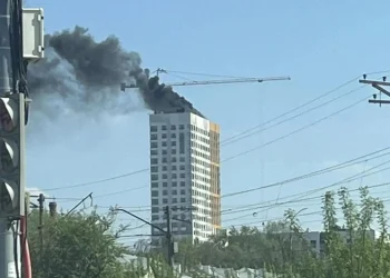 Пожар охватил строящуюся высотку на Шлакова