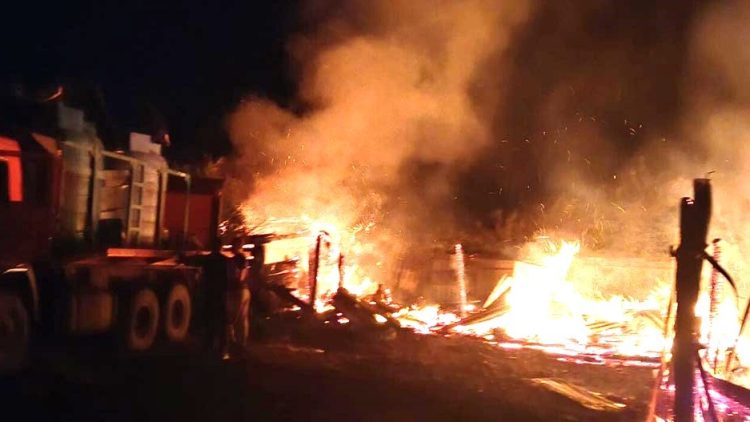 В Сараевском районе горели две надворные постройки