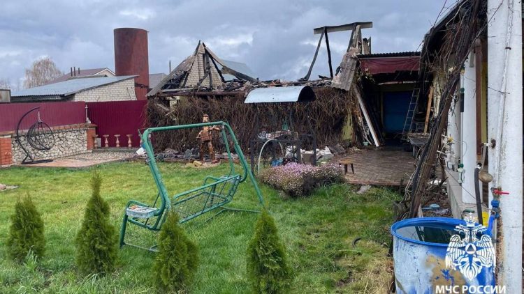 В Рязанском районе горела хозпостройка