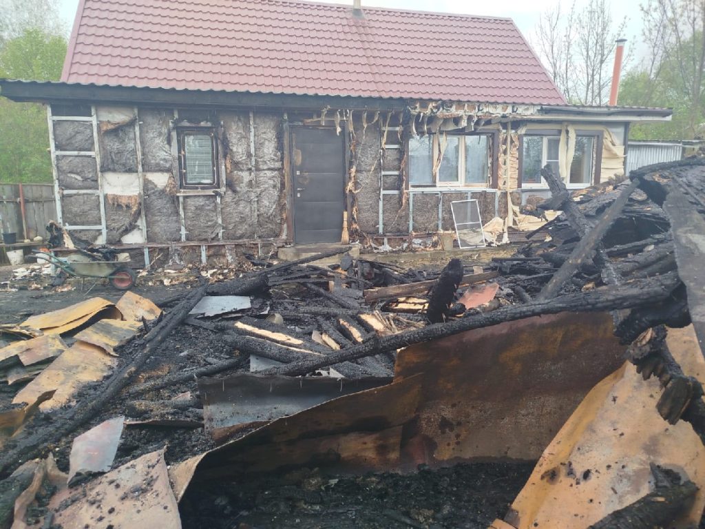 В рязанском Пронске сгорели три хозпостройки