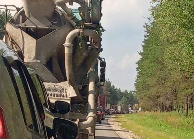На трассе близ Солотчи возникла серьезная пробка