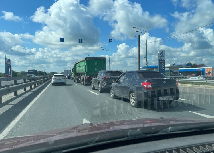 На въезде в Рязань зафиксировали гигантскую пробку