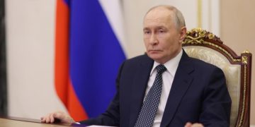 Путин объяснил причины топливных трудностей в России
