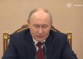 Путин поручил стабилизировать ситуацию на топливном рынке