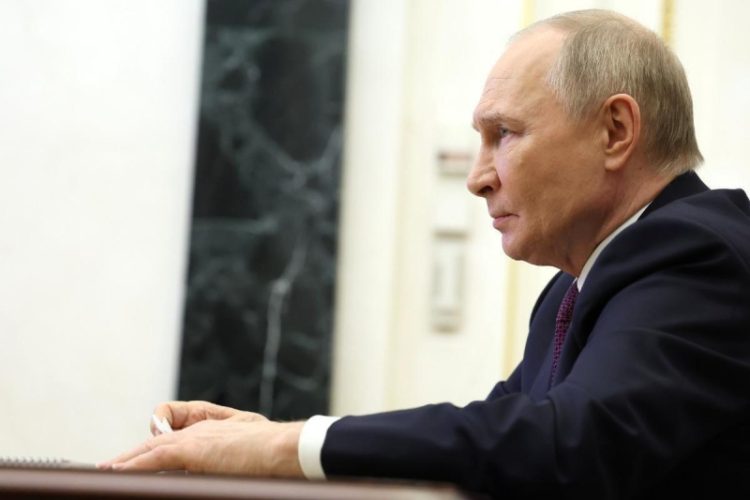 Российский лидер анонсировал смену командования группировок в зоне СВО
