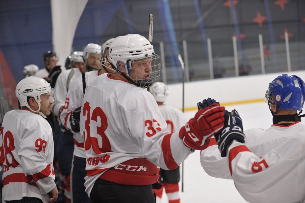 Новая победа хоккейной команды КПРФ