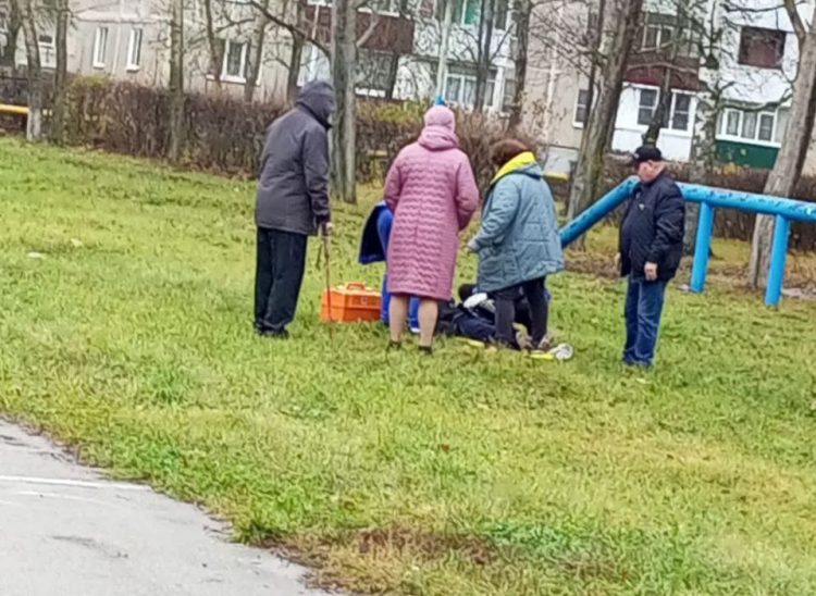 В рязанском Новомичуринске ученик выпал из окна третьего этажа во время урока