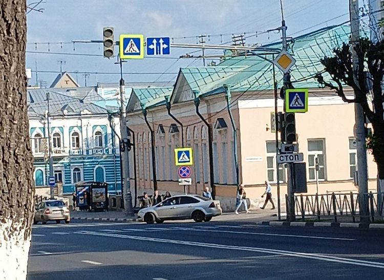 Горожане рассказали о неработающих светофорах в центре Рязани