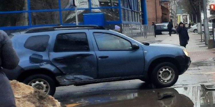 Возле рязанского ТЦ «Атрон» произошло ДТП