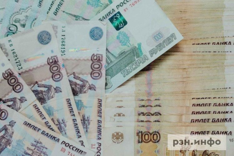 Средняя зарплата россиян в долларах выросла на 38 процентов за год