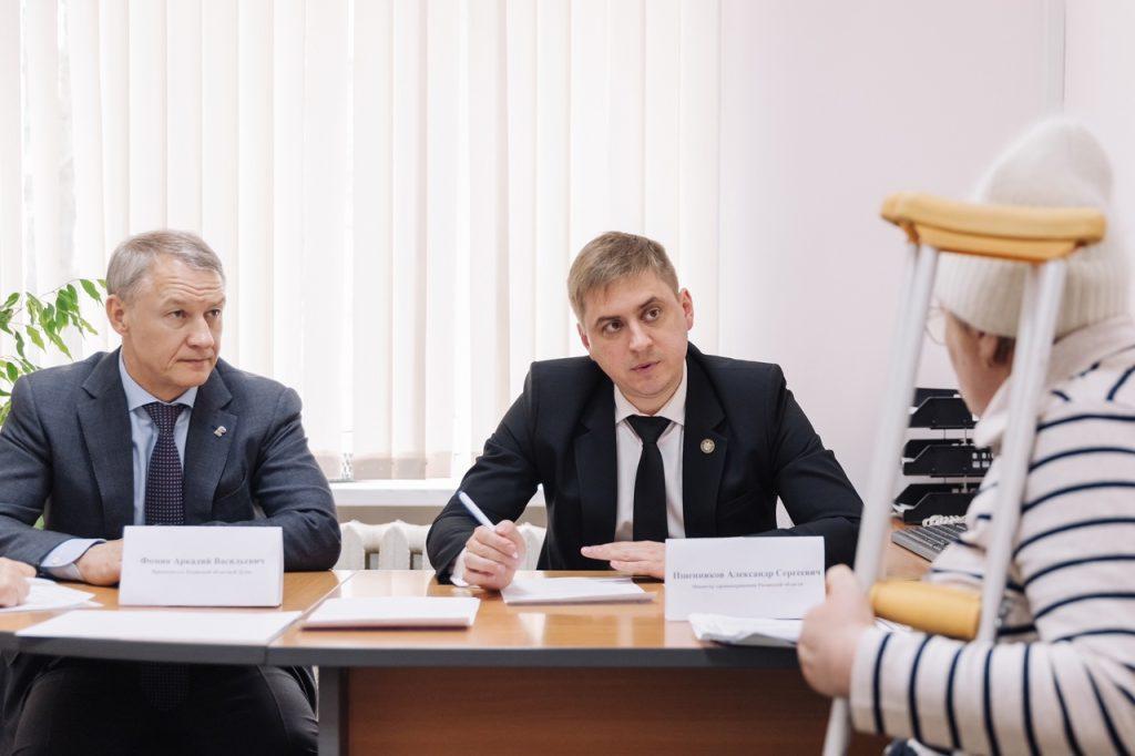Фомин и Пшенников посетили Лесновскую больницу в Шиловском районе