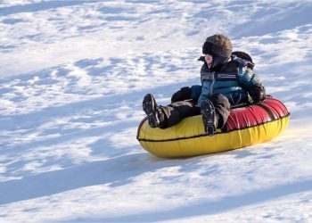 В больницы Рязани после катания на тюбингах обратились 16 детей