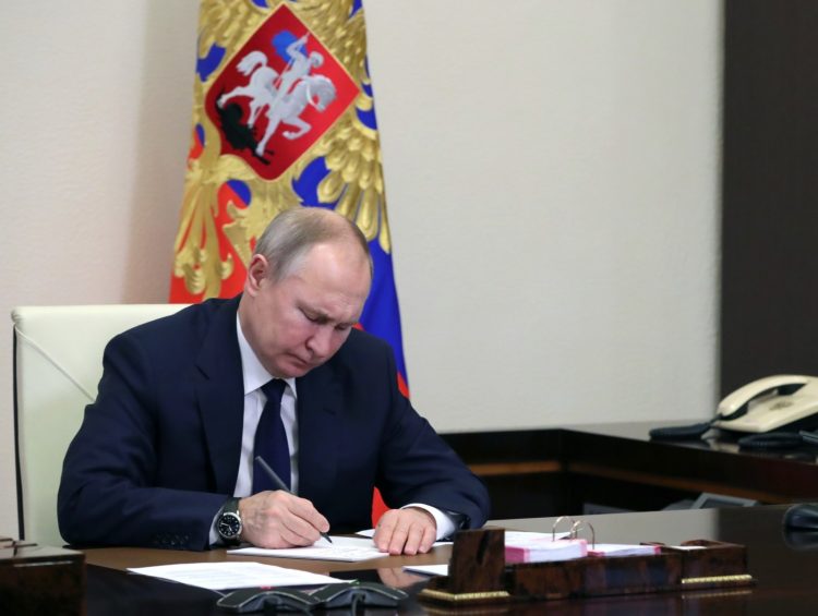 Президент Путин присвоил звание генерал-лейтенанта рязанцу Михаилу Кособокову