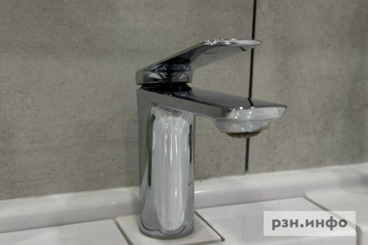 Рязанцы пожаловались на ржавую воду из крана
