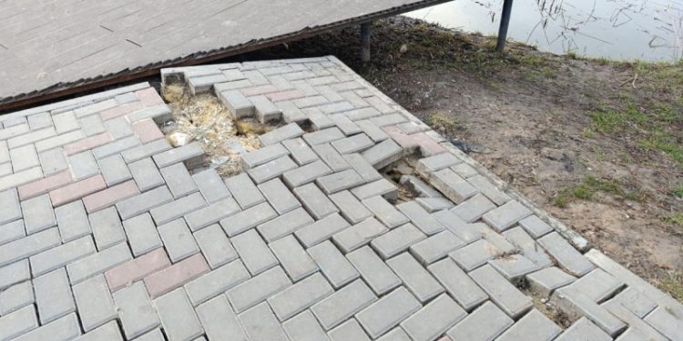 Рязанцы раскритиковали состояние помостов у Черезовских прудов