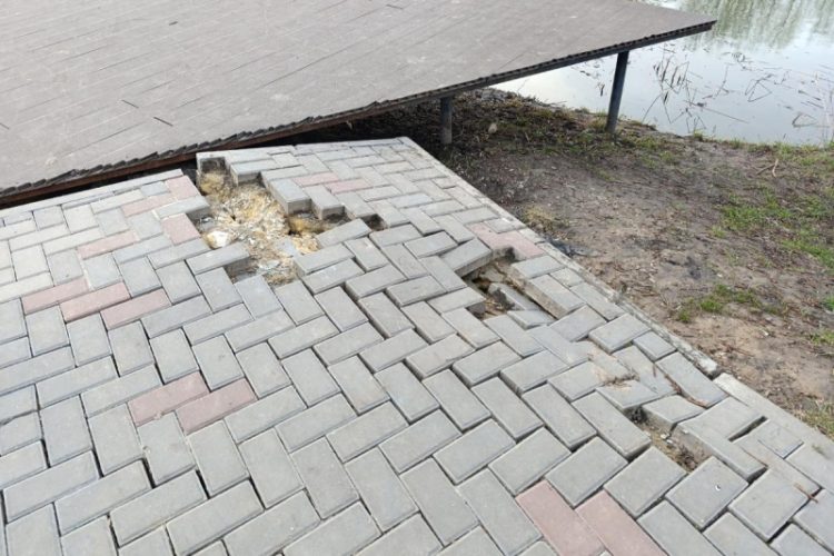 Рязанцы раскритиковали состояние помостов у Черезовских прудов