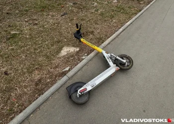 Рязанец на BMW сбил электросамокат, пострадали девушка и ребенок