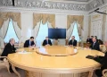 Россия готова возобновить трехсторонние переговоры и назвала их главную тему: итоги встречи с посланником Трампа