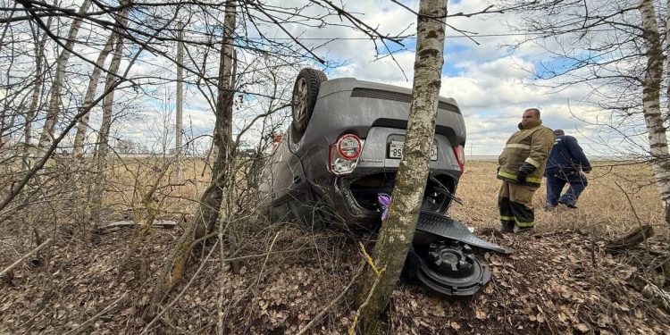 В Рязанском районе опрокинулась легковушка, пострадал 10-летний ребенок