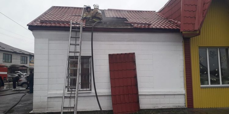 В рязанском Ряжске сгорел магазин вейпов В рязанском Ряжске сгорел магазин вейпов