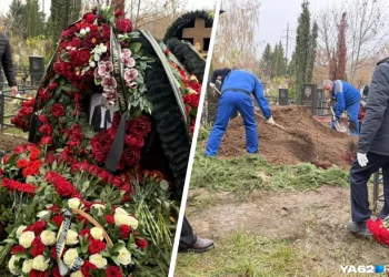 Рыдающие чиновники и закрытый гроб: в Рязани простились с замминистра здравоохранения — репортаж из храма и с кладбища