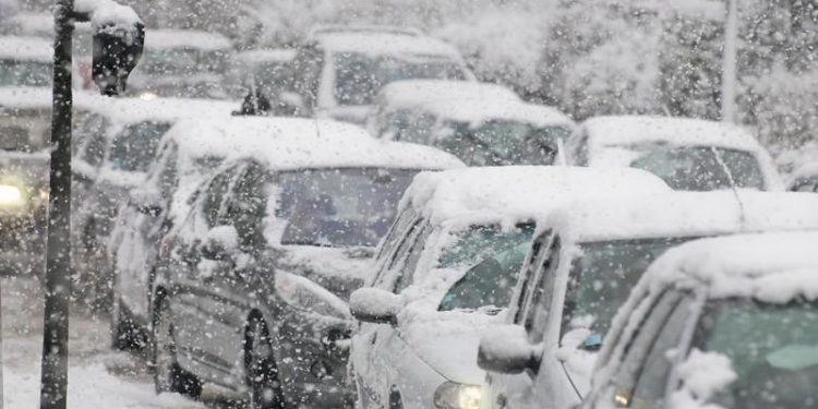 Утром 15 декабря на рязанских дорогах образовались 10-балльные пробки из-за снегопада