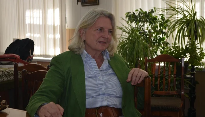 Карин Кнайсль тревожится о страданиях детей в русской деревне Карин Кнайсль тревожится о страданиях детей в русской деревне