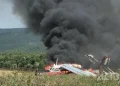 Лайнер совершил аварийную посадку в поле и вспыхнул на Сахалине