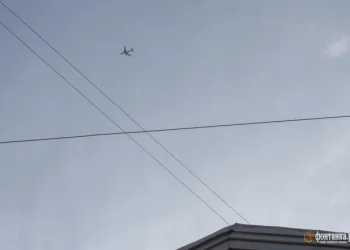 Самолет из Сочи подал сигнал бедствия и пропал с радаров
