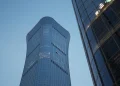 Самолет врезался в высотку в Китае