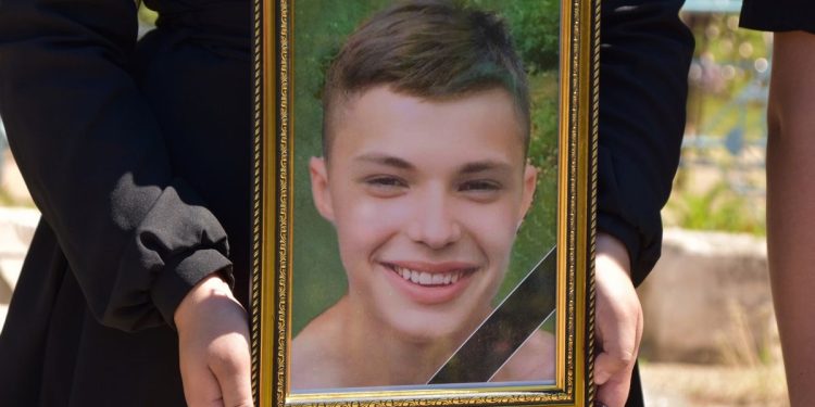 В Рязанской области простились с 20-летним Сергеем Самсоновым, который погиб на СВО