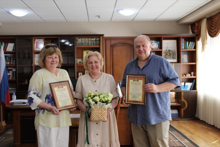 Экс-ректор РГУ имени Есенина Андрей Минаев вместе с супругой вернулся из Донецка в Рязань