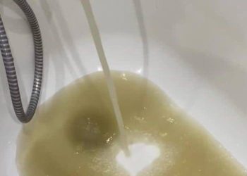 Рязанцы жалуются на желтую воду, которая течет из-под крана Рязанцы жалуются на желтую воду, которая течет из-под крана