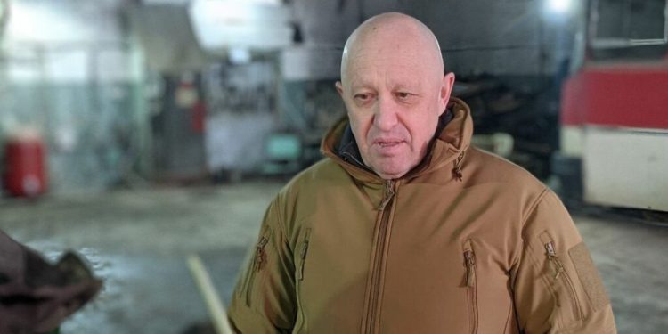 В Сети опубликовали информацию о выжившем в авиакатастрофе Евгении Пригожине В Сети опубликовали информацию о выжившем в авиакатастрофе Евгении Пригожине