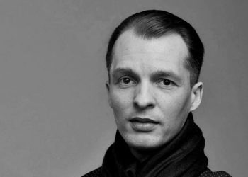 Погибшего на СВО режиссера Рязанского музыкального театра Сапрунова похоронили в Курске Погибшего на СВО режиссера Рязанского музыкального театра Сапрунова похоронили в Курске