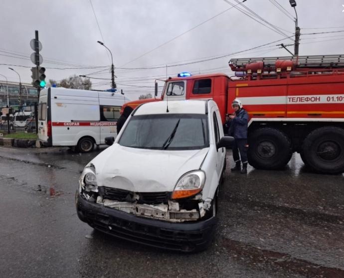В ДТП на Московском шоссе пострадал 27-летний водитель "Lada Granta"