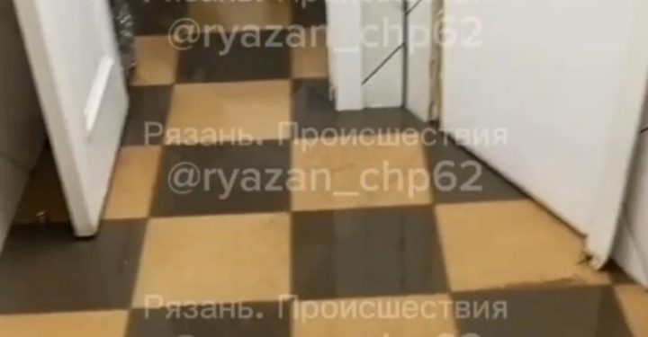 В центре Рязани затопило чебуречную