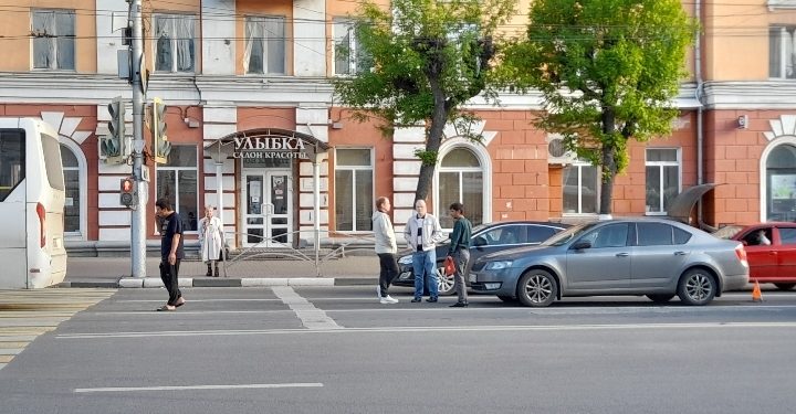 В центре Рязани произошло ДТП с участием маршрутки №53